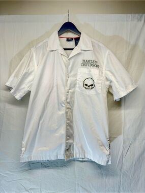 Harley-Davidson White Short Sleeve Button-Down Shirt with Skull Pocket
